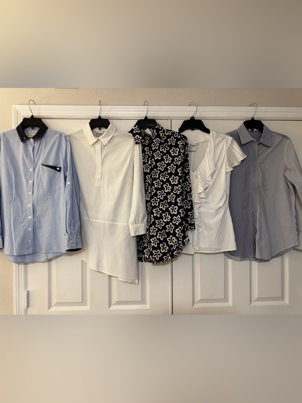 Finley (Lot of 5) Tops Sz SMALL